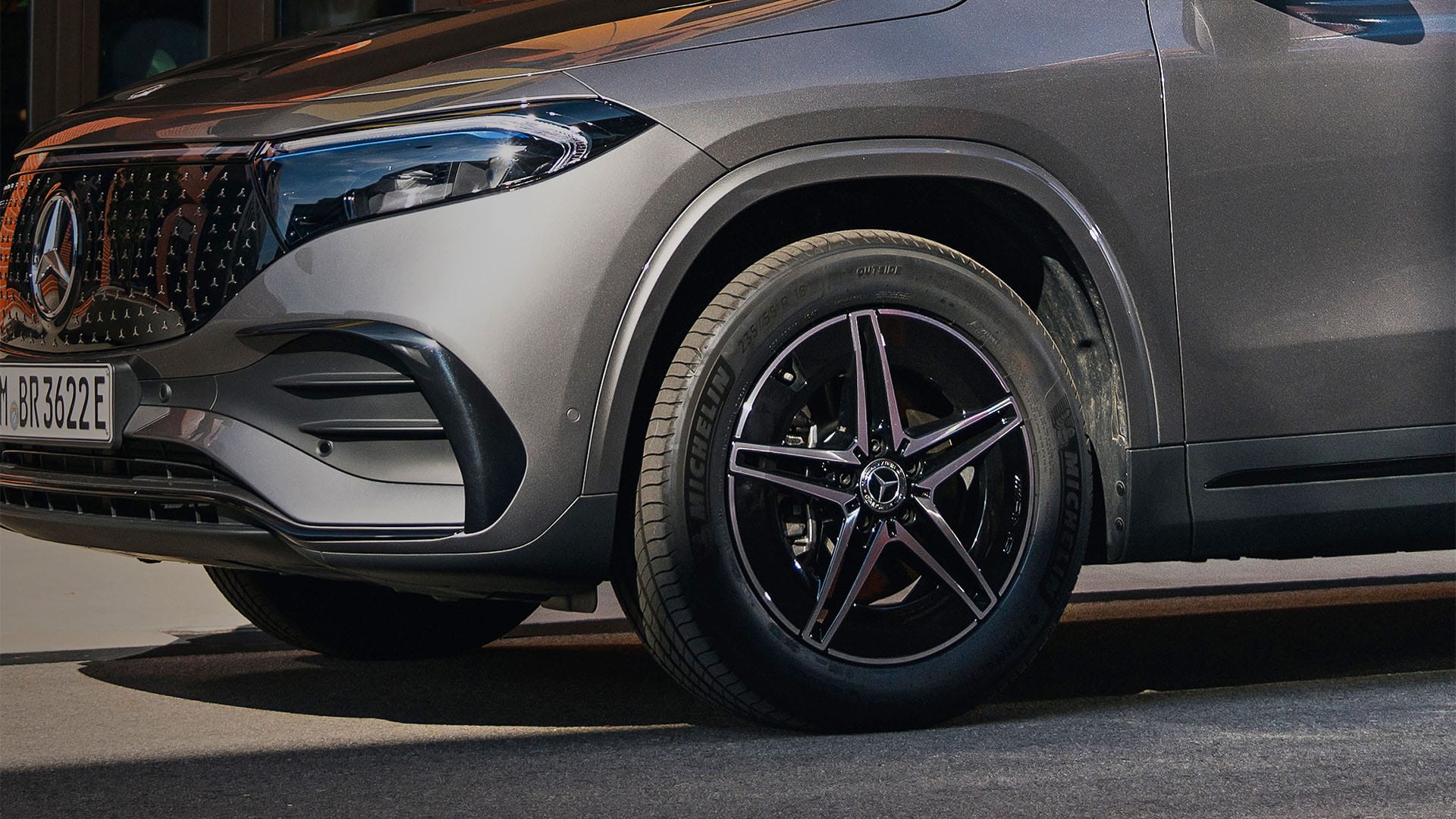 Mercedes-Benz-henkilöauton rengas.
