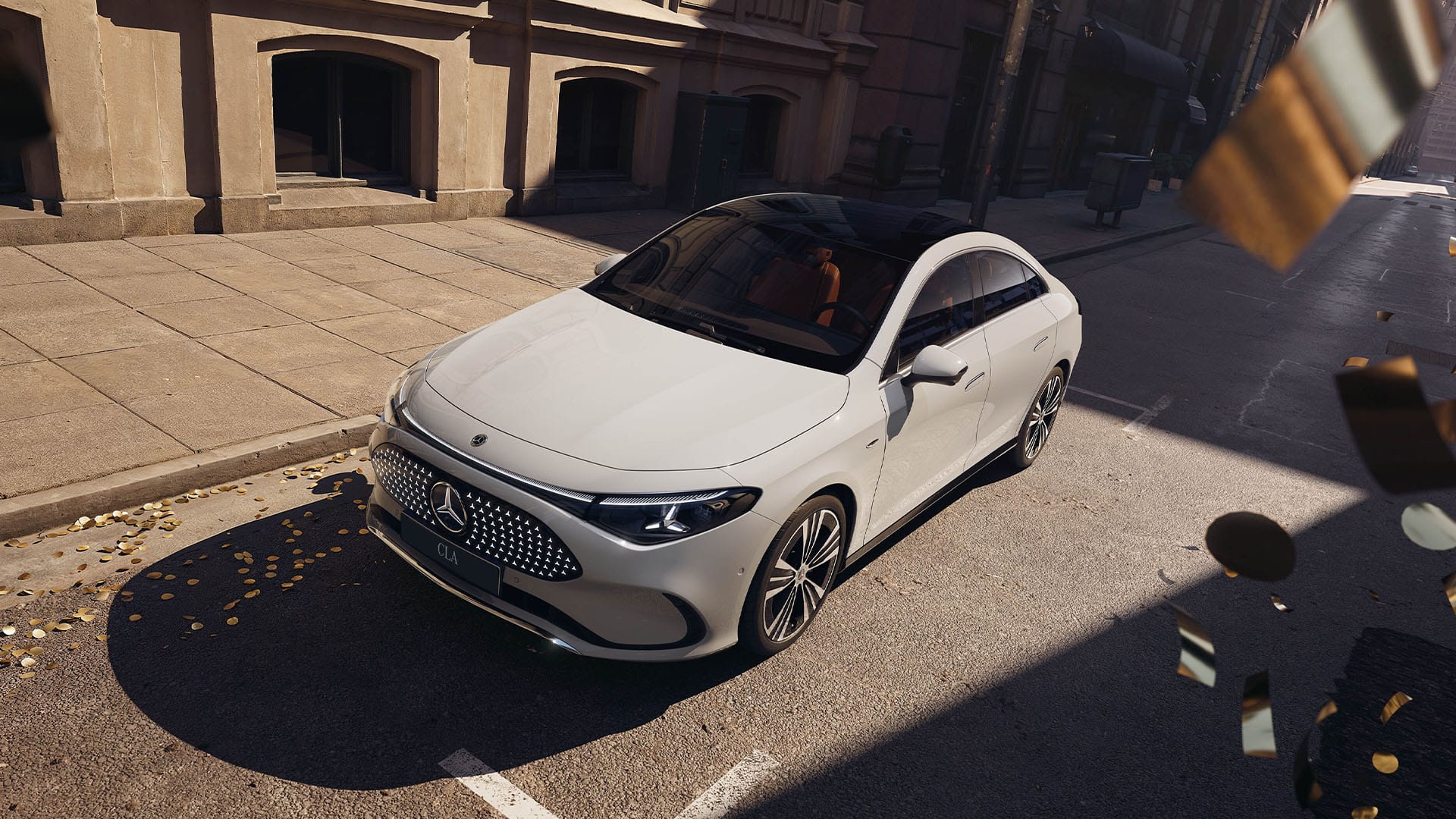 Valkoinen täyssähköinen Mercedes-Benz CLA.